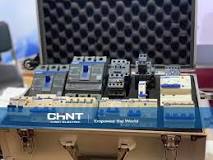 What is the Difference: Molded Case Circuit Breaker vs ...