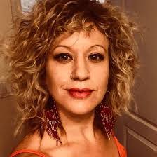 Nicole Constantin's Instagram, Twitter & Facebook