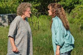Vance's memoir says more about an idea of prestige cinema than it does the white working class. Hillbilly Elegy Glenn Close Amy Adams On Wigs Mamaw And Oscars Ew Com