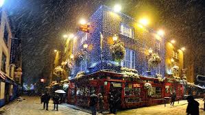 Snow Snow Dublin Christmas In Ireland The Places Youll Go Temple Bar