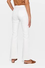 4.0 out of 5 stars 1. Damen Flared Jeans Mit Hohem Stretchanteil 95445557 We Fashion