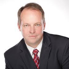 Russell Engelhardt's Instagram, Twitter & Facebook