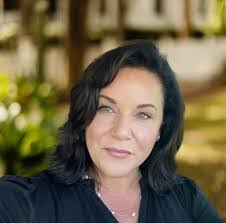 Freya Larson's Instagram, Twitter & Facebook