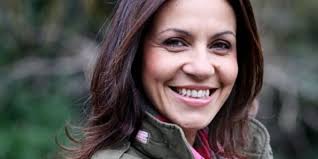 Julia bradbury walks the 60 kilometres of iceland's most famous hiking route, a trail which ends at the the huge volcanic crater at the centre of the eyjafjallajökull glacier. Speaker Q A With Julia Bradbury British Travel Tourism Show 2020