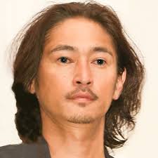 「キング」ことタカシ役の窪塚洋介さん。 当時、西口公園に白タンクトップ、白パン姿の若者いませんでした？ ・ ローラの母親、窪塚洋介の息子… あの芸能人の親子ショット. çªªå¡šæ´‹ä»‹ å±é™ºãª è¯ ã¨å¤‰ã‚ã‚‰ã¬ã‚¤ã‚±ãƒ¡ãƒ³ã§ã‚¢ãƒŽäººæ°—ä¿³å„ªã‚'å…¬é–‹å‡¦åˆ' ã‚¢ã‚µã‚¸ãƒ§