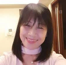 Takot ang nararamdaman ni Emily Dimatawaran para sa kaniyang pamilya dahil  sa banta ng COVID-19. Paano kaya hinaharap ng mga katulad niyang  naghihikahos sa buhay ang patuloy na pagkalat ng naturang sakit?