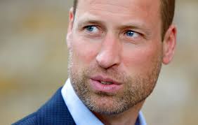 Prins William gaat voor een heel andere look: 'Hij heeft er nog nooit zo  goed uitgezien'