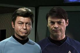 You Know A New Actor Can Do The Character Justice When They Can Make The Same Facial Expression And Make It Look Original New Star Trek Star Trek Karl Urban