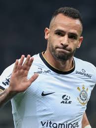 Corinthians: Renato Augusto volta como garçom e líder em nova fase