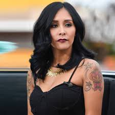 Celebrities Whove Talked About Losing Their Virginity at a Young Age: Kim  Kardashian, Snooki and More