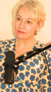 Kommentiere “Delia” und wir senden dir den direkten Link zu Delias Folge.  #Missbrauchsopfer #Prävention #vonbohnezubohne