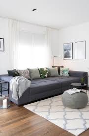 Wohnzimmer In Grau Grun Soul Follows Design In 2020 Xxl Couch Wohnzimmerentwurfe Wohnzimmer Einrichten