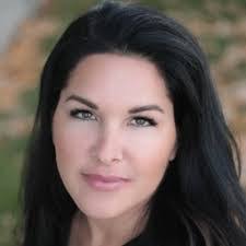 Melanie Squires's Instagram, Twitter & Facebook