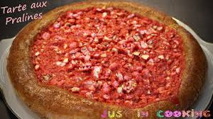 Pour une tarte de 280 mm. Recette De Tarte Briochee Aux Pralines Roses Youtube
