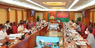 Ông nổi tiếng từ năm 1962 với tập thơ mưa nguồn. Vduzyjp55 06pm