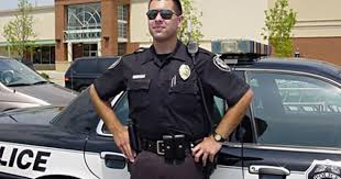 Average Police Officer Salary How Much Do Police Officers Make Policeofficer Salary Http Gazettereview Com 2017 02 Police Workout Police Officer Police