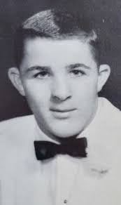 Mary Linnell's Instagram, Twitter & Facebook