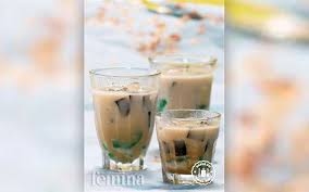 Coba deh bikin es cincau susu berikut ini. Resep Es Cincau Susu Kedelai