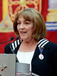 Hoy es la empresa líder del comercio al detal en el país. Carmen Maura Wikipedia