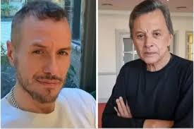 Una rareza de la evolución: la familia de una pequeña villa turca que  camina en cuatro patas