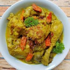 Rebus ayam sampe empuk, iris kentang dicuci dan rendam pake air hangat kemudian di goreng 3 Resep Ayam Kampung Paling Mudah Dan Lezat Natural Poultry