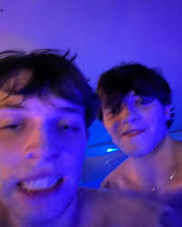 NEW YOUTUBE VIDEO OUT NOW!!! TRUTH OR EAT PART 2!! HAPPY FRIDAY! WE LOVE  YOU 🌟❤️