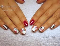 Már akkor éreztem, hogy ez a technika mindent visz, a zselés műkörmöt, a porcelán műkörmöt, és a két anyaggal a köröm erősítést is. Agardi Reka Crystalac Nail Designs Nails Design