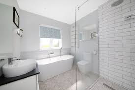 We earn a commission for products purchased through some links in this article. 75 Most Popular 75 Beautiful Family Bathroom Ideas Designs Design Ideas For July 2021 Houzz Ie