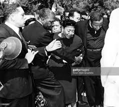 14 Year Old Black Boy Killed In 1950s Mrs Mamie Bradley Reacts As The Body Of Her Son Emmett Till Is Emmett Till Emmett Black History Facts