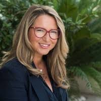 Delia Becerril's Instagram, Twitter & Facebook