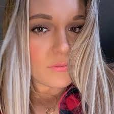 Jessica Cagle's Instagram, Twitter & Facebook