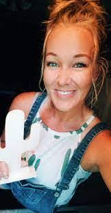 Alisa Ferrell's Instagram, Twitter & Facebook