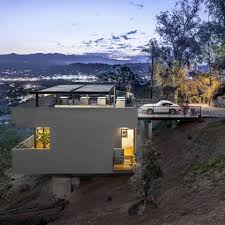 Asha from skatefresh.com answers a skater question on downhill slope control and teaches 4 different stopping methods for inline skaters to use on slopes. Pin By Kim Spencer On Hang Architecture House House On Stilts Architecture