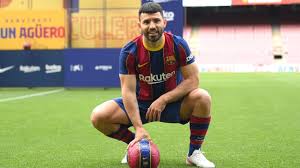 Estas son las mejores frases sobre el fútbol, pronunciadas por grandes jugadores míticos como leo messi, pelé, maradona, cruyff, del a veces odiados, y otras veces amados, los futbolistas también han conjugado frases que han quedado para la posteridad. Las Mejores Frases De Sergio Aguero En Su Presentacion En Barcelona
