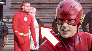 Barry Allen is Green Arrow! Oliver Queen is The Flash! WTF is this  Elseworlds Crossover?!