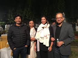 Sindhu vee was born in june 1969, and she is currently 50 years old. Sindhu Vee On Twitter I Love How The Ppl On Either Side Of You Parents Look Like Their Holding You Up Bec Eventually We Realise That S What Parents Do Https T Co W0tzryxjfu