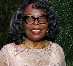 Chee Chee Davidson (@snatchedandlovingit) • Instagram फ़ोटो और वीडियो