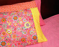 Kain linen juga dapat memberikan rasa sejuk saat dipakai di daerah dengan suhu panas. Tips Memilih Sarung Bantal Dan Jenis Bahan Penjaga Rumah