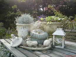 Garden Decor In White White Garden Pumpkin Wohnen Und Garten Garten Deko Garten
