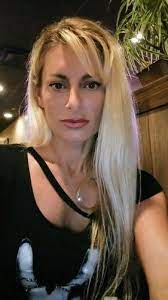Location.the first and foremost place to meet rich men single is a befitting location. Single Women In My Area Meet Rich Cougar In Los Angeles Usa Get A Sugar Mummy Meet Beautiful And Rich Sugar Mommas Here
