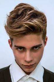 L’autunno è il momento giusto per cambiare il vostro hair look, con quel qualcosa in più che ti mancava, come una schiaritura capelli uomo spettacolare. Schiariture Capelli Uomo Men Hair Lightenings