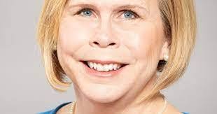 Kelley Henry's Instagram, Twitter & Facebook