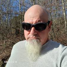 Which one is better and why S