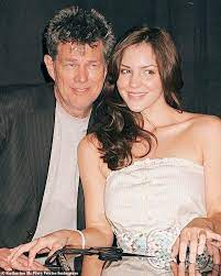 Katharine Mcphee 36 Debuts Her Baby Bump As She Steps Out With David Foster 70 In Montecito Daily Mail Online