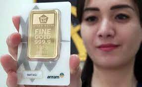 Emas hari ini, harga lm antam hari ini, antam, harga logam mulia hari ini jangan lupa mulia adalah salah satu unit bisnis dari pt antam (persero) tbk. Harga Emas 24 Karat Antam Hari Ini 5 Maret 2020 Tergelincir Dari Rekor Market Bisnis Com