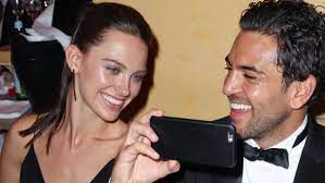 Im januar 2017 gab elyas m'barek bei einer veranstaltung des produktionsunternehmens constantin film bekannt, dass eine fortsetzung von fack ju göhte (2013) und fack ju göhte 2 (2015) zur veröffentlichung am 26. Elyas M Barek Und Freundin Julia Darum Sind Sie Ein Echtes Traumpaar