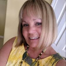 Karen Eklund's Instagram, Twitter & Facebook