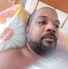 Chronixx relaxing with his girlfriend and fellow reggae artist, Kelissa  💚💛🖤