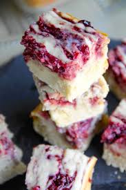 These would be awesome with coconut. Skinny Raspberry White Chocolate Cake Bars By Skinny Girl Standard A Low Calorie Food Blog Skinny Dessert Low Cal Dessert Food