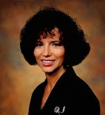 Eleanor Houston's Instagram, Twitter & Facebook